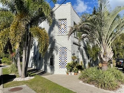 2303 W TEXAS AVENUE UNIT 6 TAMPA, FL 33629
