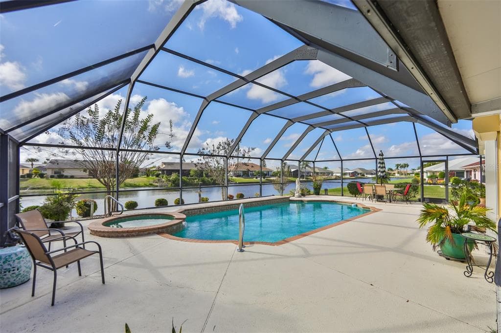 2106 W VIEW DRIVE SUN CITY CENTER, FL 33573