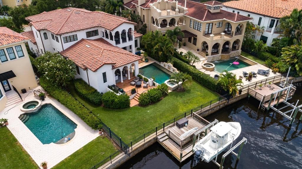 58 MARTINIQUE AVENUE TAMPA, FL 33606