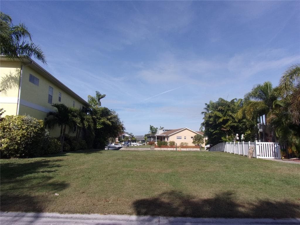 6160 SEASIDE DRIVE NEW PORT RICHEY, FL 34652