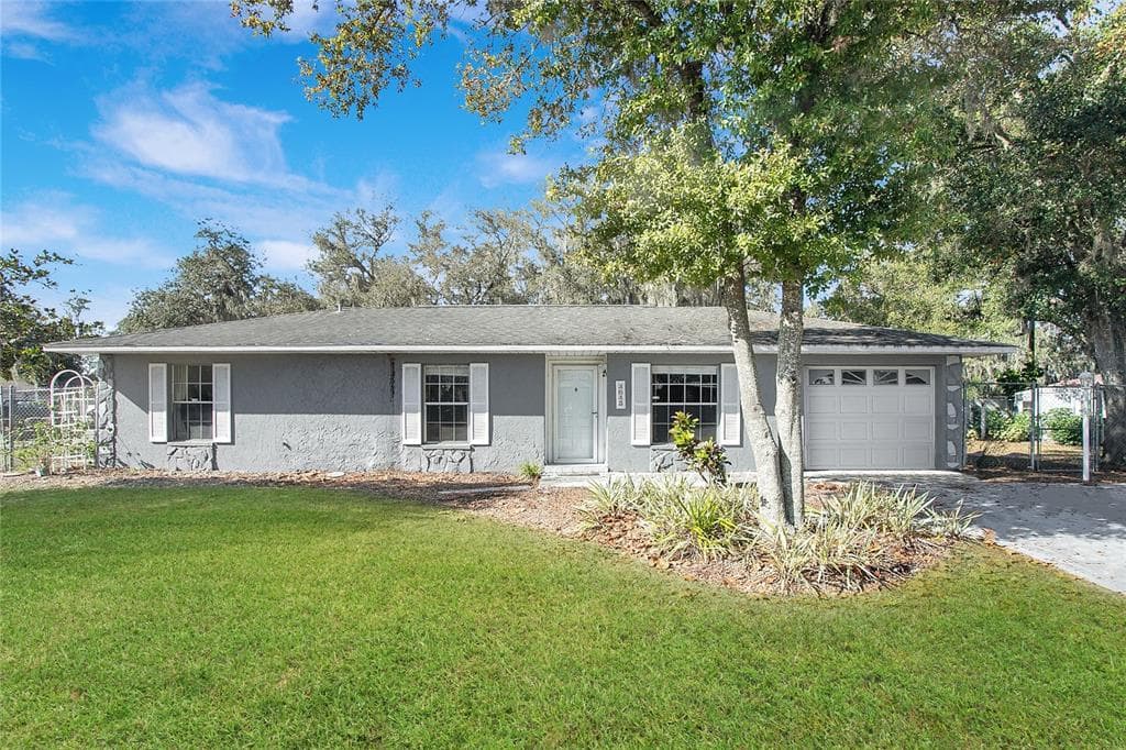 3645 DEBORAH DRIVE LAKELAND, FL 33810