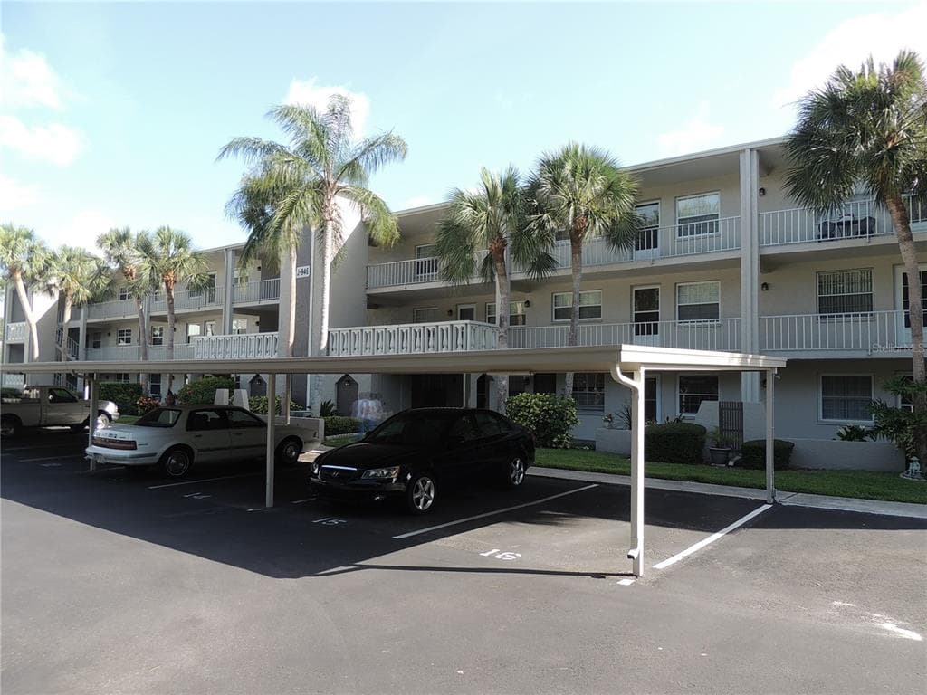946 VIRGINIA STREET UNIT 105 DUNEDIN, FL 34698
