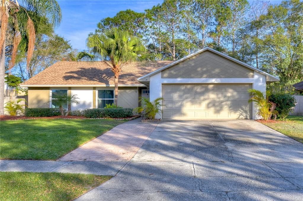 5008 PENNSBURY DRIVE TAMPA, FL 33624