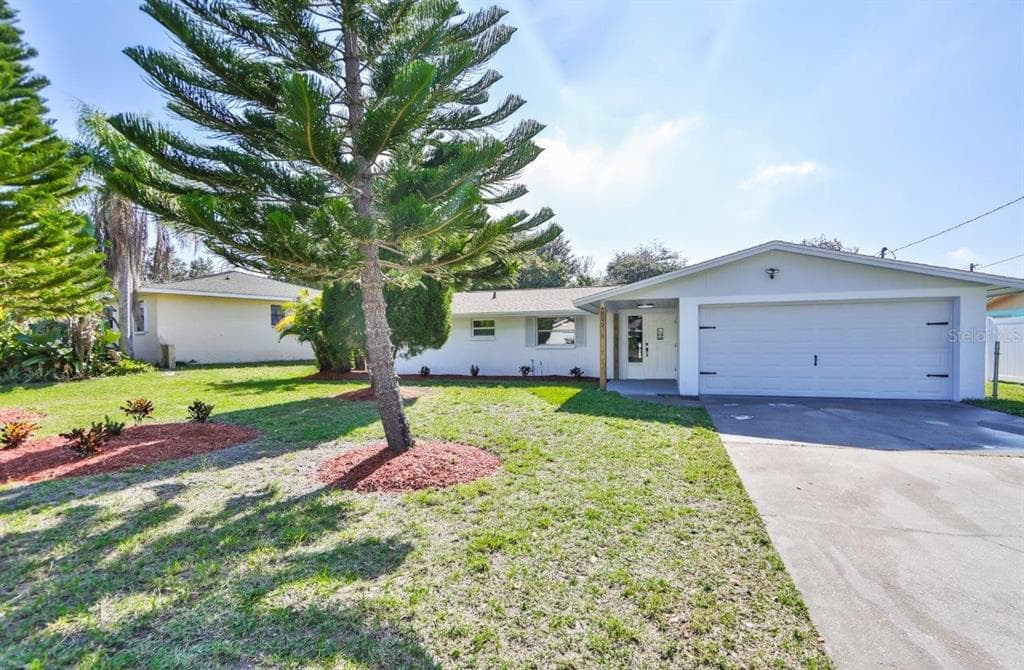 512 FLAMINGO DRIVE