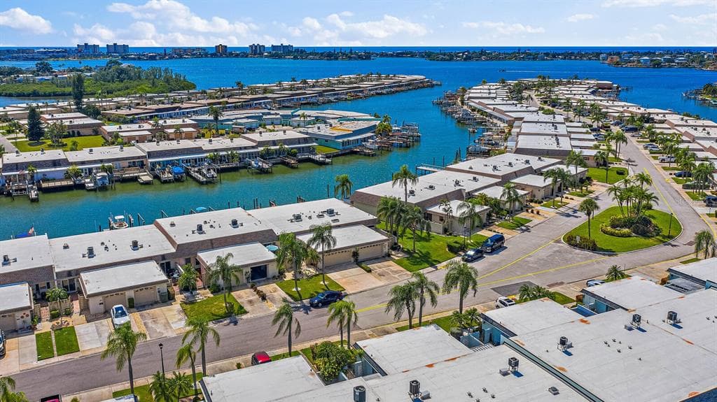 332 BOCA CIEGA POINT BOULEVARD N UNIT 1818 ST PETERSBURG, FL 33708