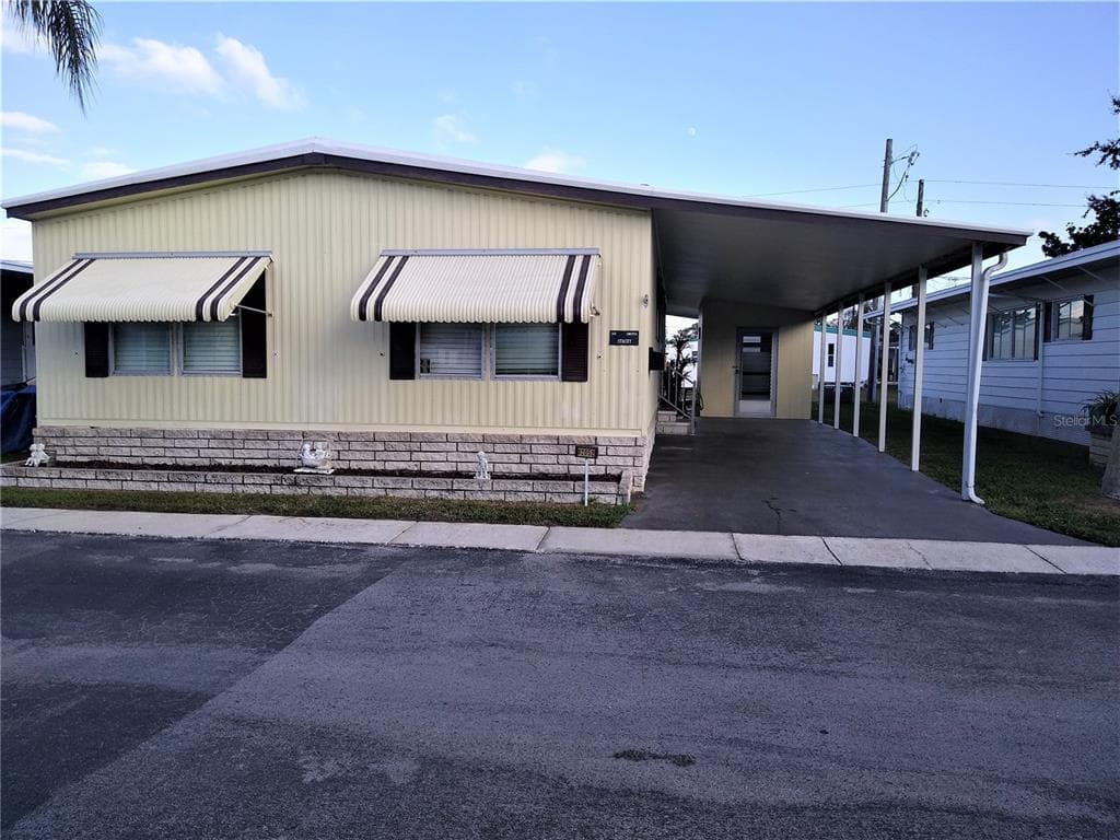 82052 G STREET N UNIT 52 PINELLAS PARK, FL 33781