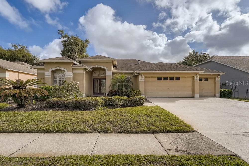 4406 WINDING RIVER DRIVE VALRICO, FL 33596