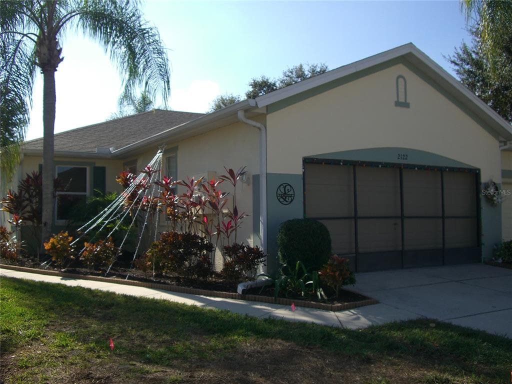 2122 ACADIA GREENS DRIVE UNIT 37 SUN CITY CENTER, FL 33573