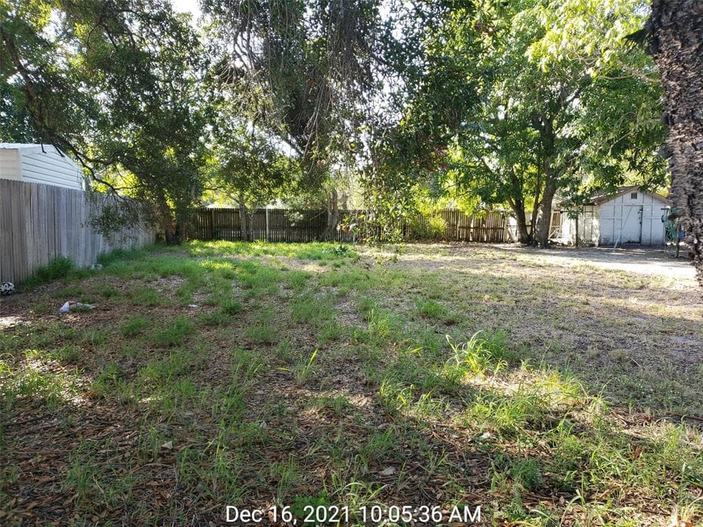 211 8TH AVENUE DRIVE W BRADENTON, FL 34205