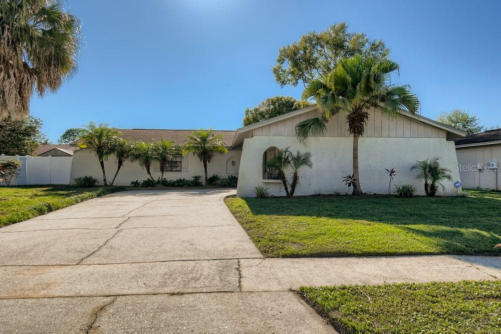 4412 RANCHWOOD LANE TAMPA, FL 33624