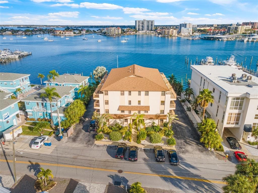 479 E SHORE DRIVE UNIT 5 CLEARWATER, FL 33767