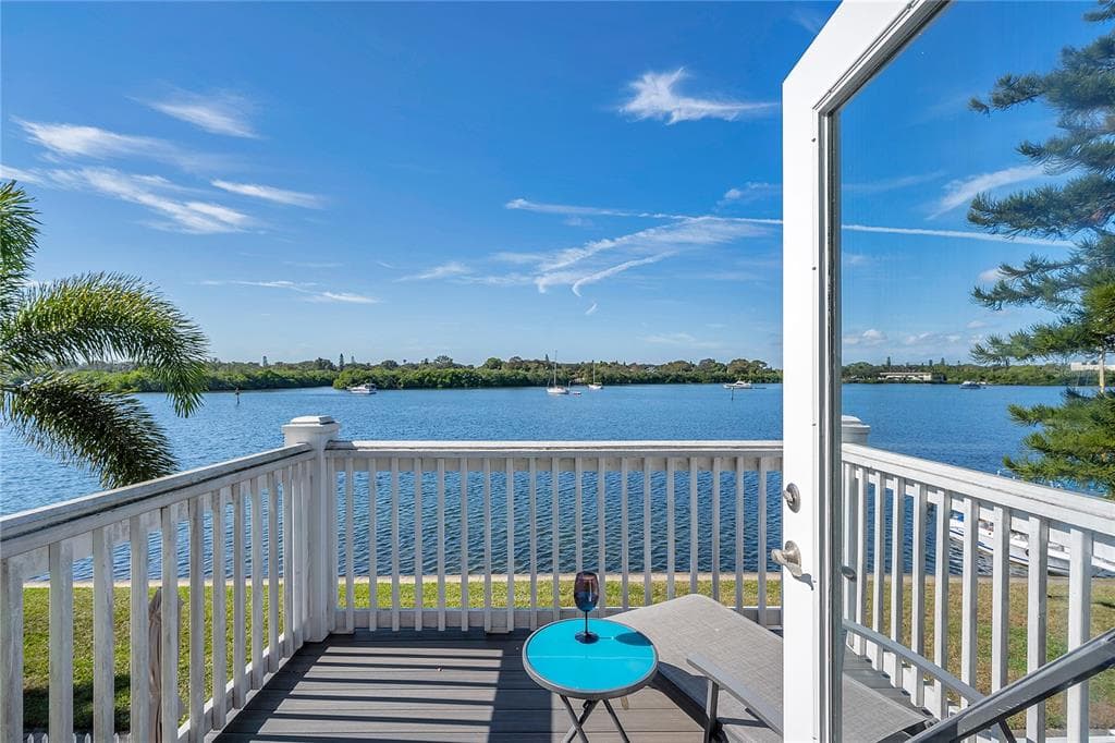 3743 POMPANO DRIVE SE UNIT 3743 ST PETERSBURG, FL 33705
