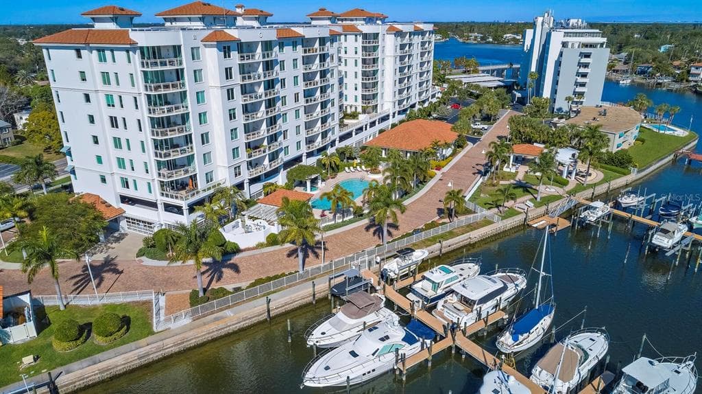 1325 SNELL ISLE BOULEVARD NE UNIT 412