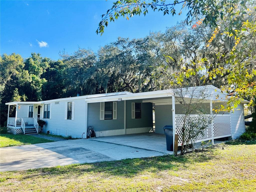 5946 SILVER FOX DRIVE WINTER HAVEN, FL 33884