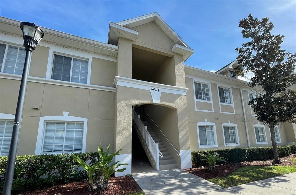 6454 CYPRESSDALE DRIVE UNIT 202 RIVERVIEW, FL 33578