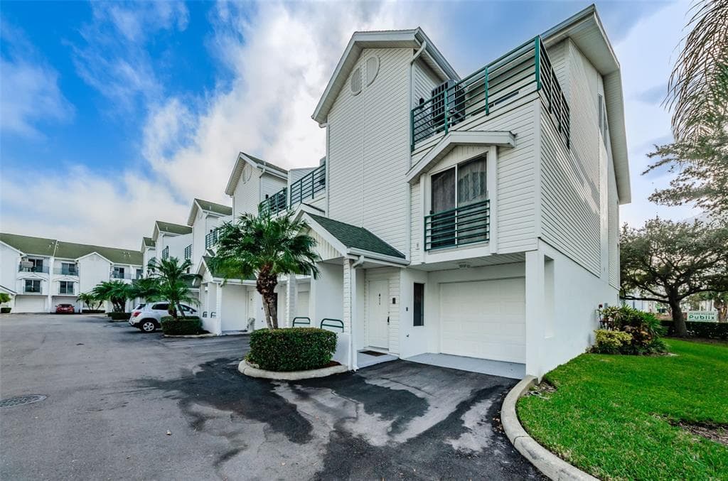 320 ISLAND WAY UNIT 510 CLEARWATER, FL 33767