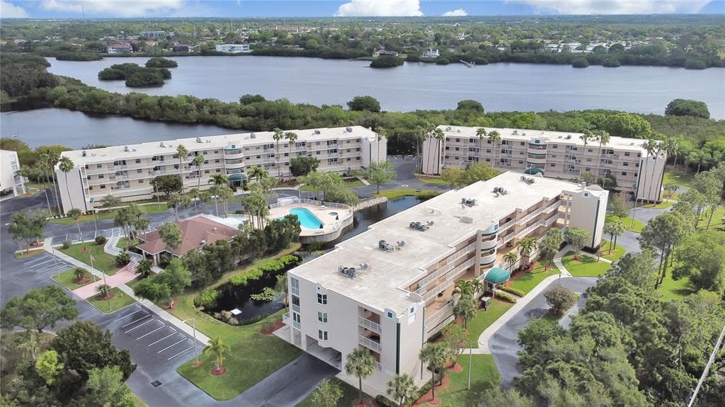 6251 SHORELINE DRIVE UNIT 2104 ST PETERSBURG, FL 33708