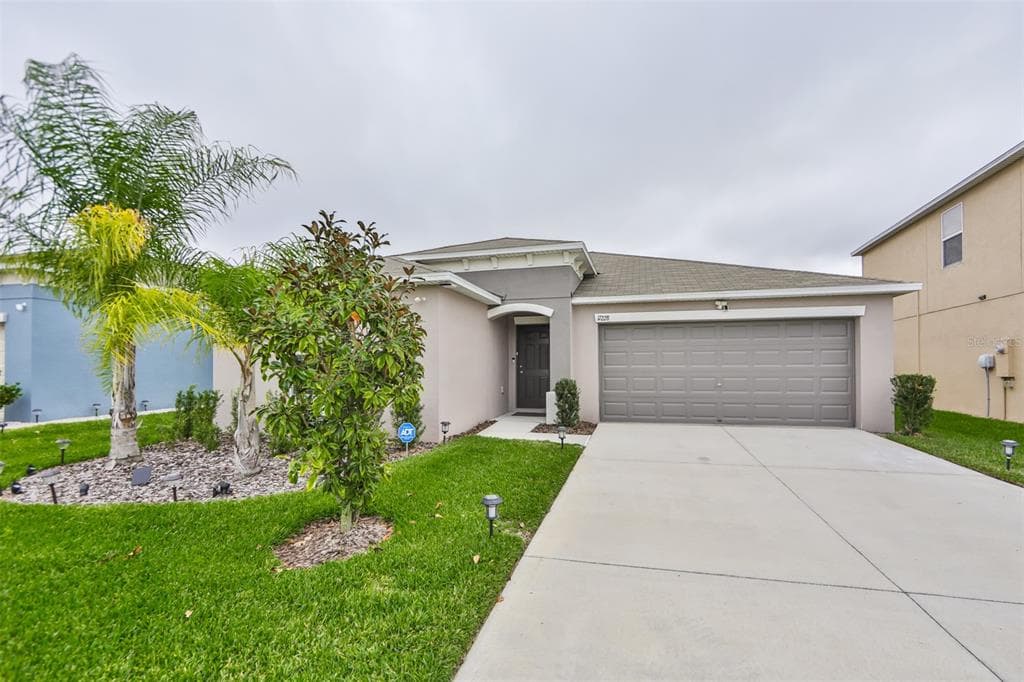 17228 WHITE MANGROVE DRIVE WIMAUMA, FL 33598