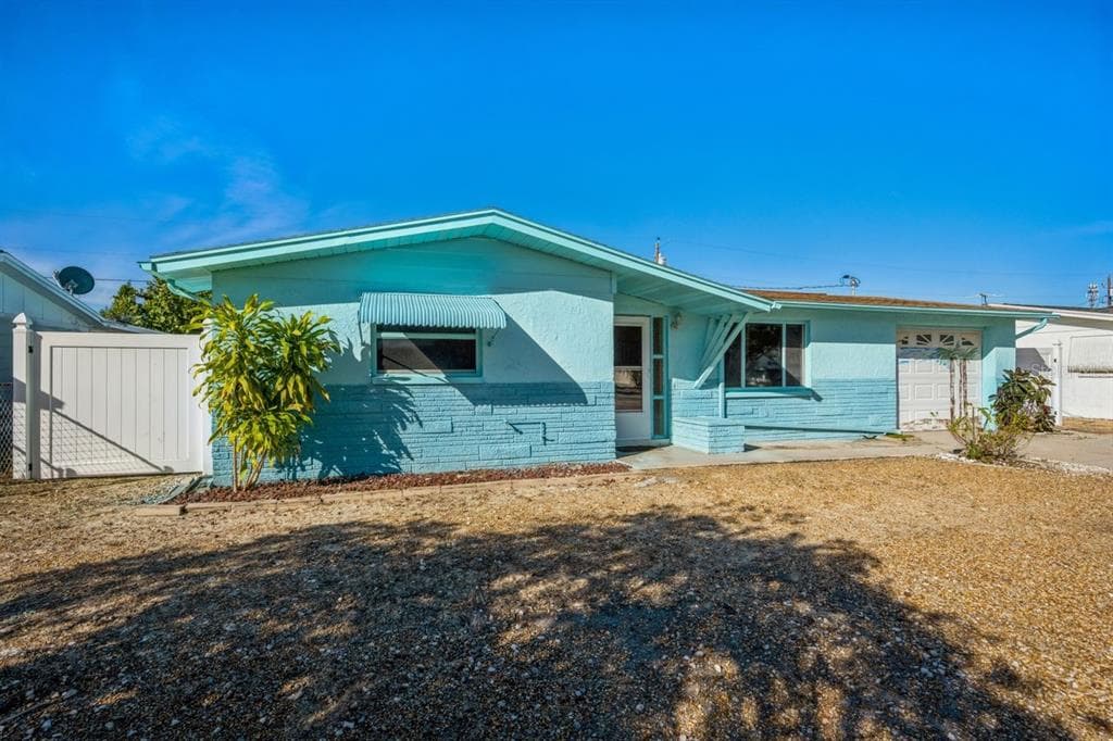 1517 DERRICK STREET HOLIDAY, FL 34690