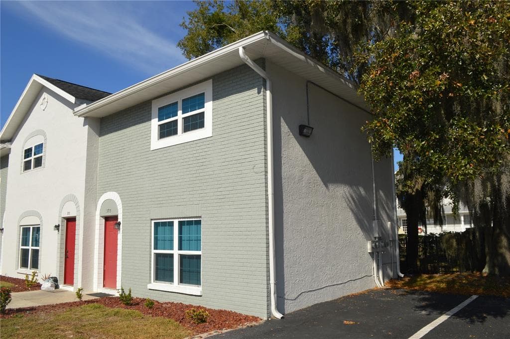 5715 TOWNHOUSE DRIVE NEW PORT RICHEY, FL 34652