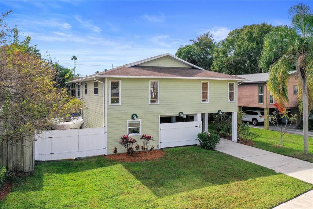 126 82ND AVENUE N ST PETERSBURG, FL 33702