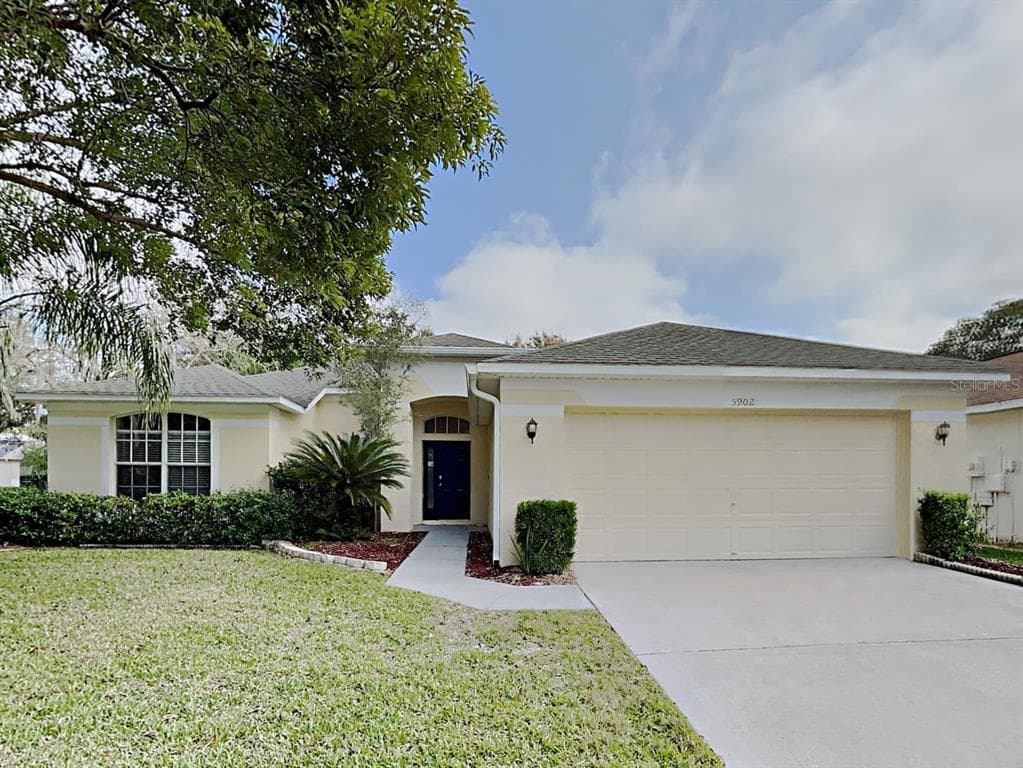 5902 FALCONPARK COURT LITHIA, FL 33547