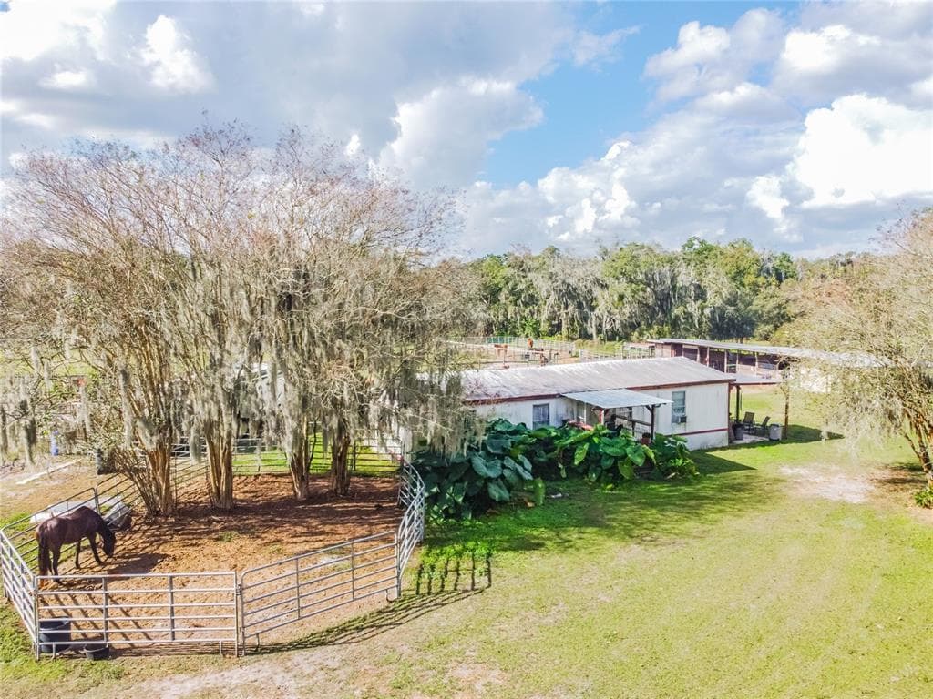 10205 LYONS AVENUE LITHIA, FL 33547