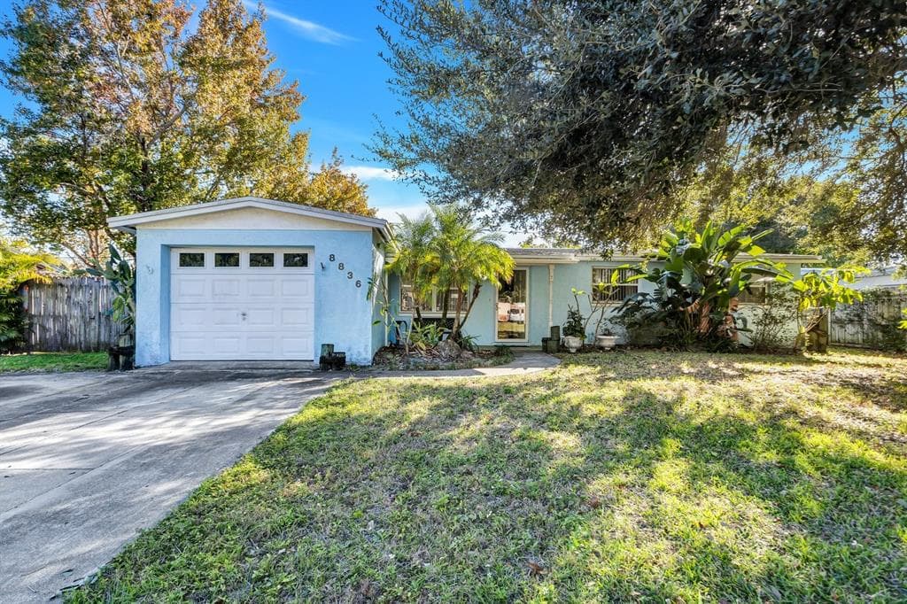 8836 78TH PLACE SEMINOLE, FL 33777