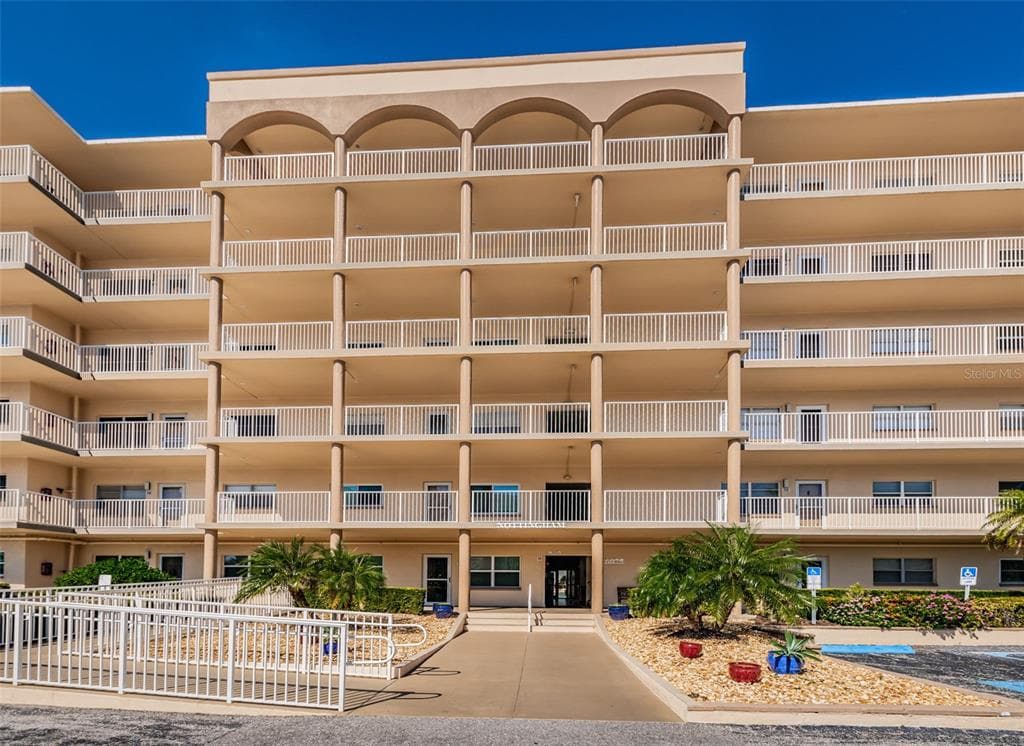 6075 SHORE BOULEVARD S UNIT 412 GULFPORT, FL 33707