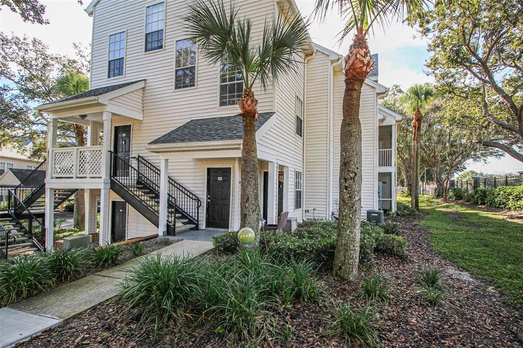 3260 HAVILAND COURT UNIT 203 PALM HARBOR, FL 34684