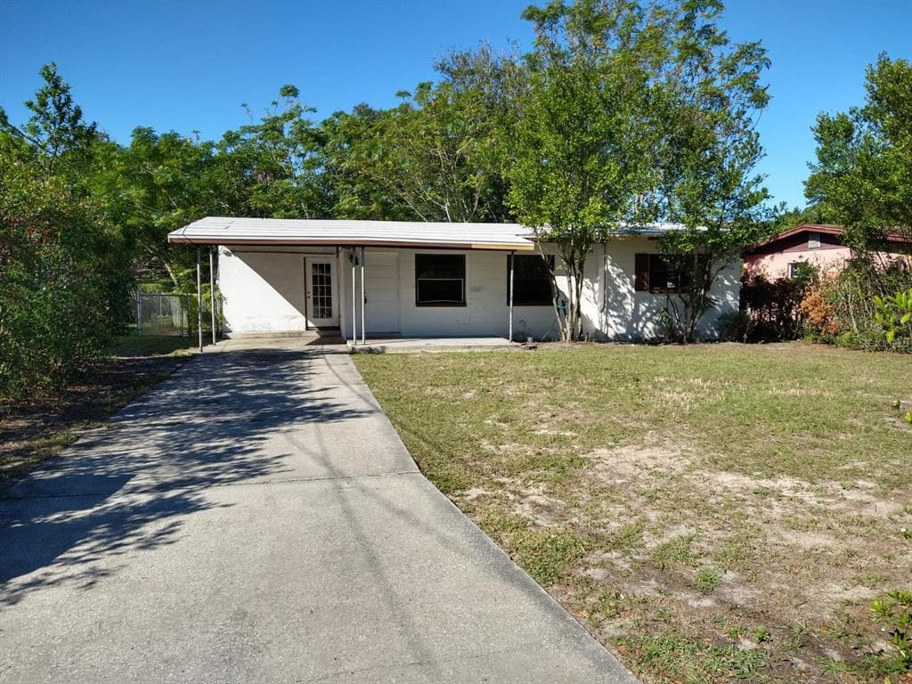 10928 N HYACINTH AVENUE TAMPA, FL 33612