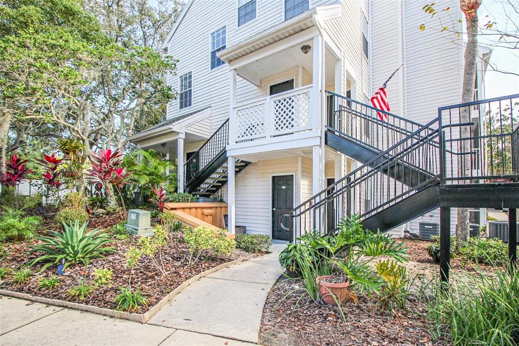3305 HAVILAND COURT UNIT 301 PALM HARBOR, FL 34684