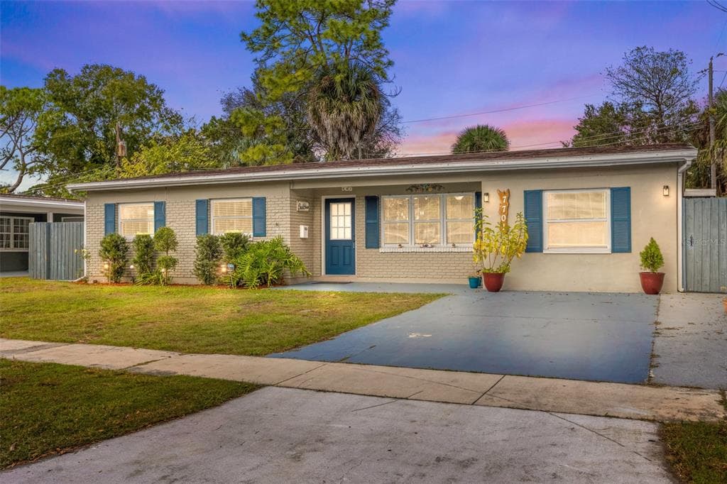 7701 W HENRY AVENUE TAMPA, FL 33615