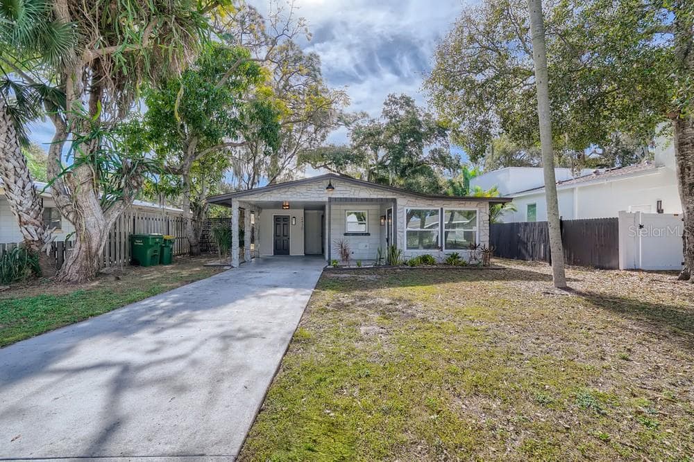 2430 PROSPECT STREET SARASOTA, FL 34239