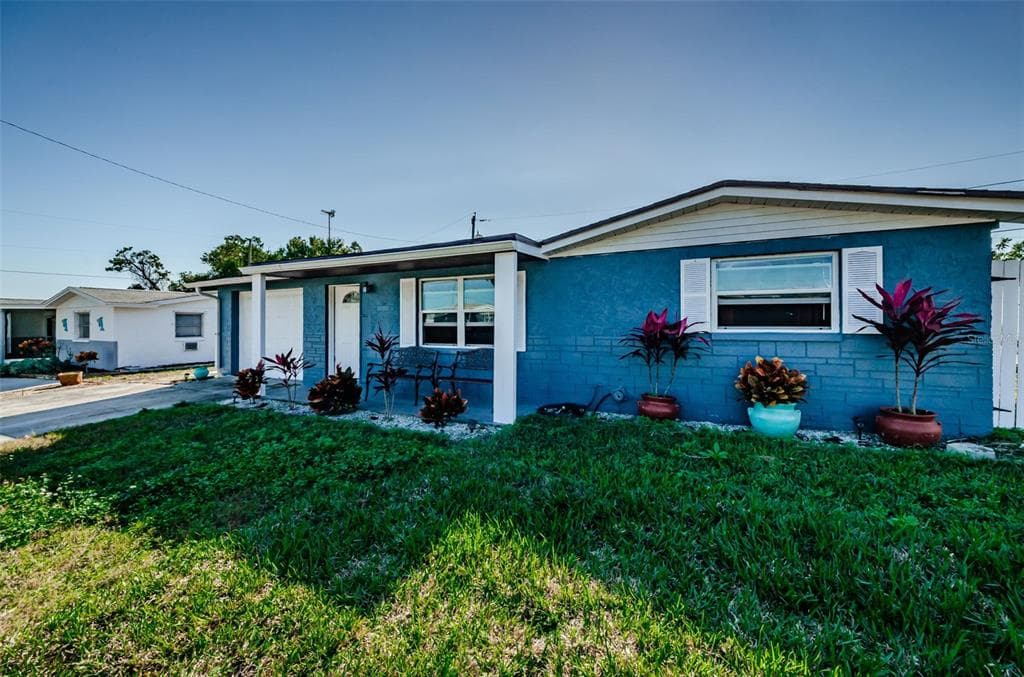 5032 GENESIS AVENUE HOLIDAY, FL 34690