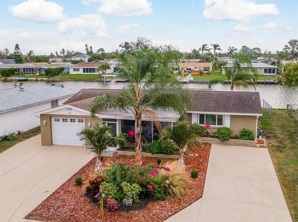 3832 SUNRAY DRIVE HOLIDAY, FL 34691