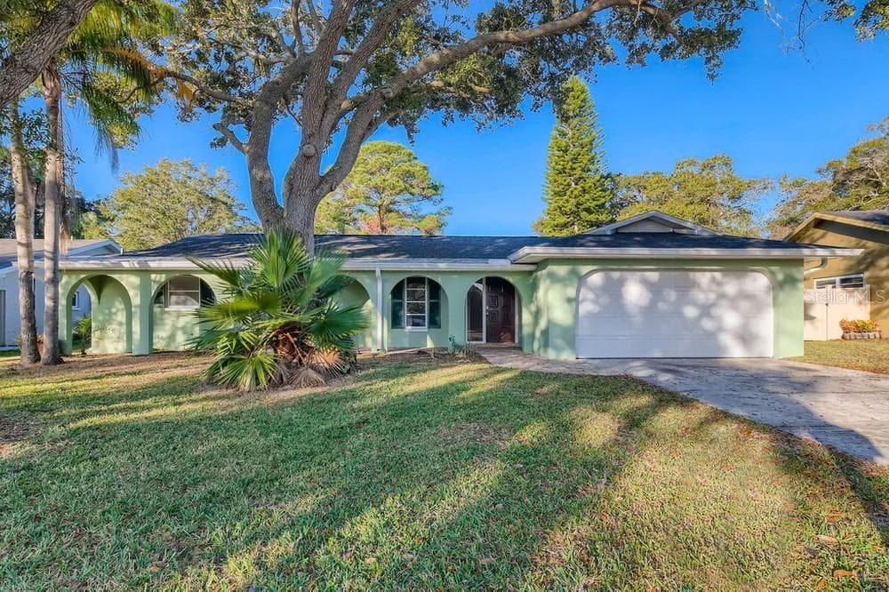 2130 FLAMINGO PLACE SAFETY HARBOR, FL 34695