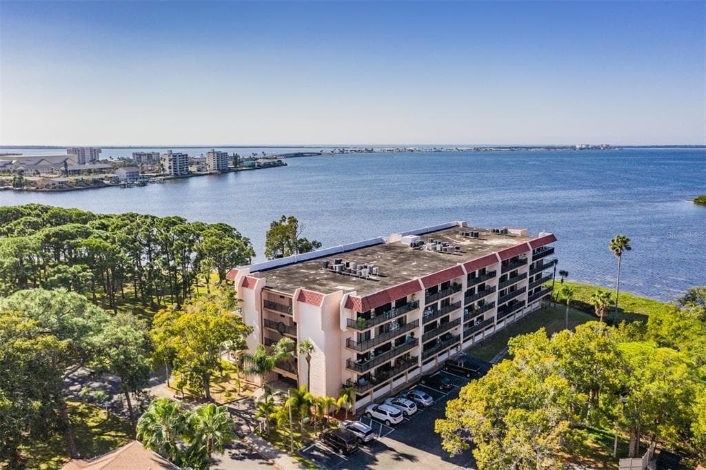 2700 BAYSHORE BOULEVARD UNIT 11103 DUNEDIN, FL 34698