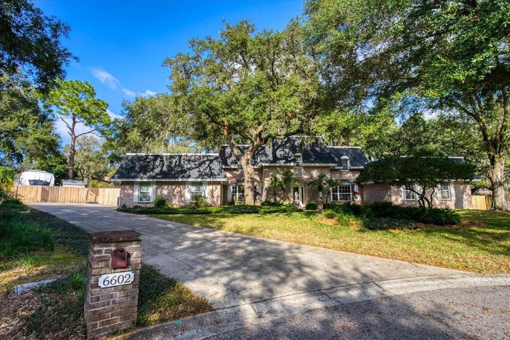 6602 GLENCOE DRIVE TEMPLE TERRACE, FL 33617