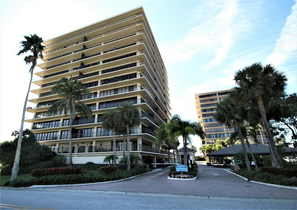 7600 BAYSHORE DRIVE UNIT 1106 TREASURE ISLAND, FL 33706