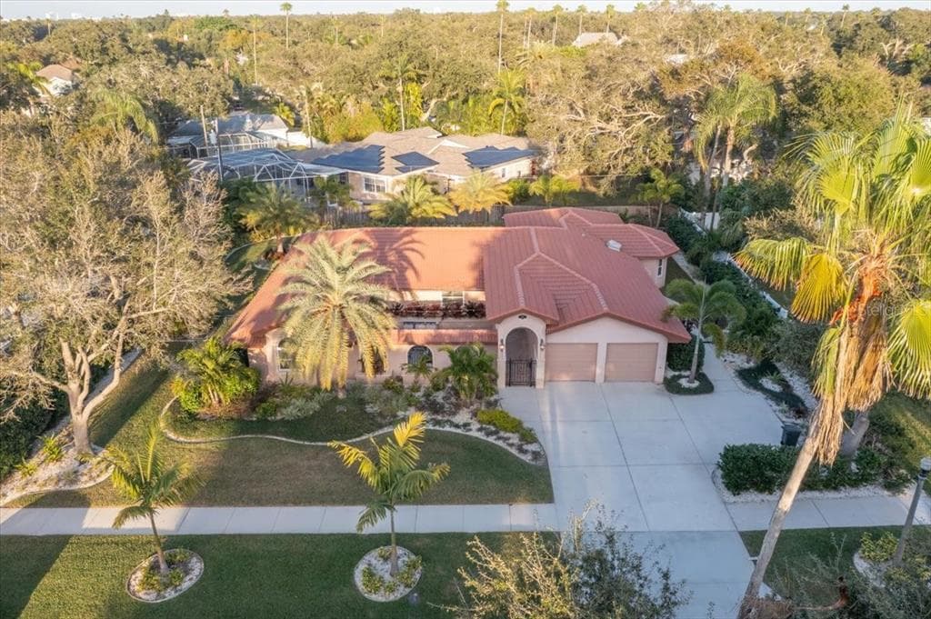 209 OSCEOLA ROAD BELLEAIR, FL 33756