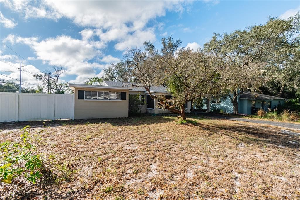 10802 W ELBOW DRIVE TAMPA, FL 33612