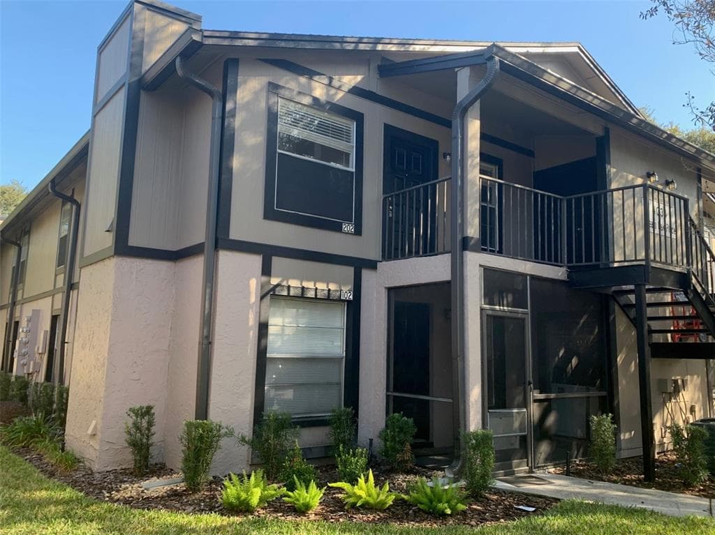 4034 DREAM OAK PLACE UNIT 202 TAMPA, FL 33613