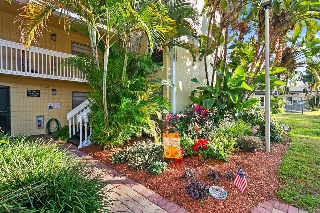 2424 W TAMPA BAY BOULEVARD UNIT F201 TAMPA, FL 33607