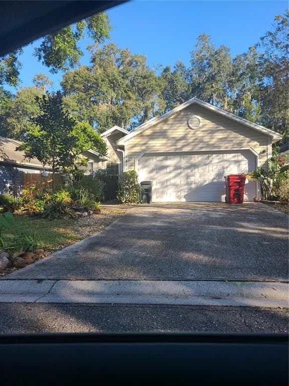 1421 WALDEN OAKS PLACE PLANT CITY, FL 33563