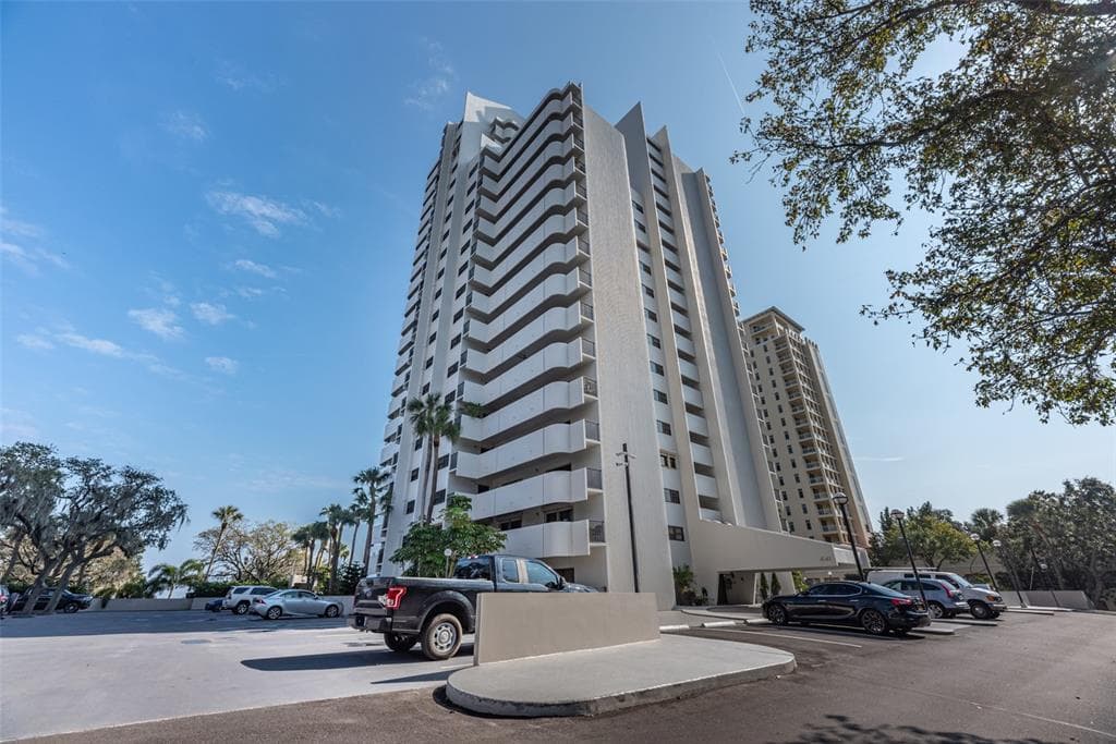 4141 BAYSHORE BOULEVARD UNIT 1004