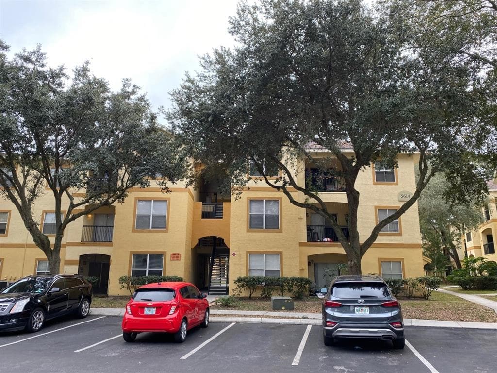 5614 PINNACLE HEIGHTS CIRCLE UNIT 202 TAMPA, FL 33624