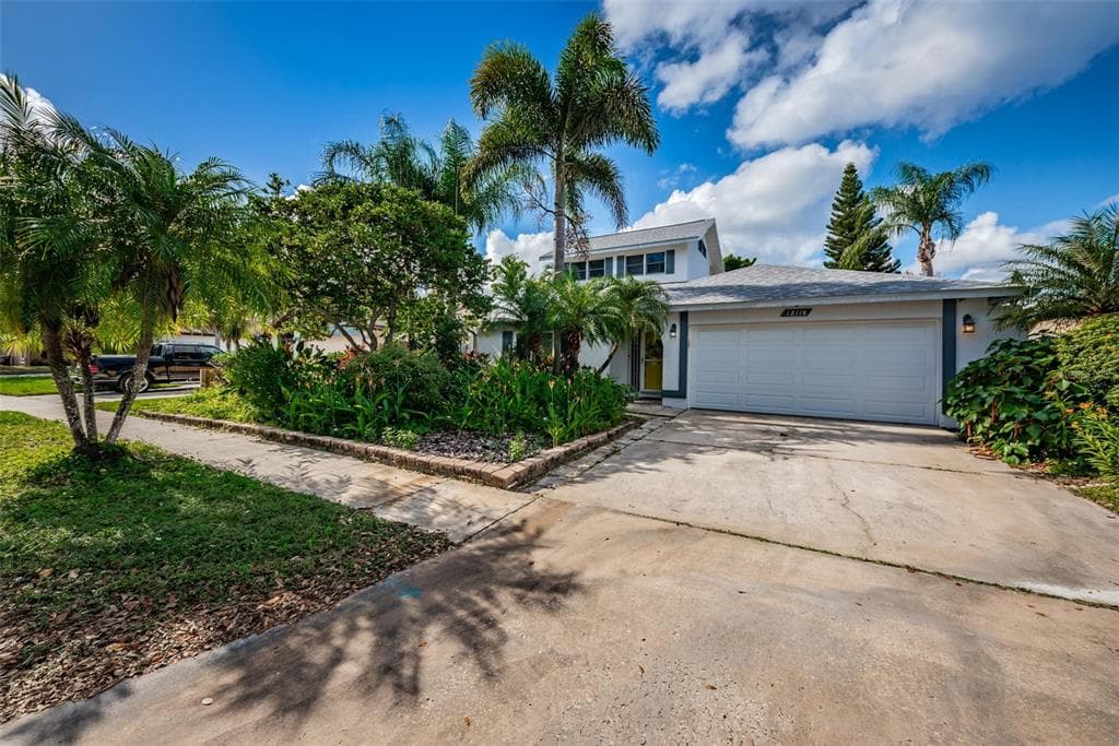 12118 72ND WAY LARGO, FL 33773