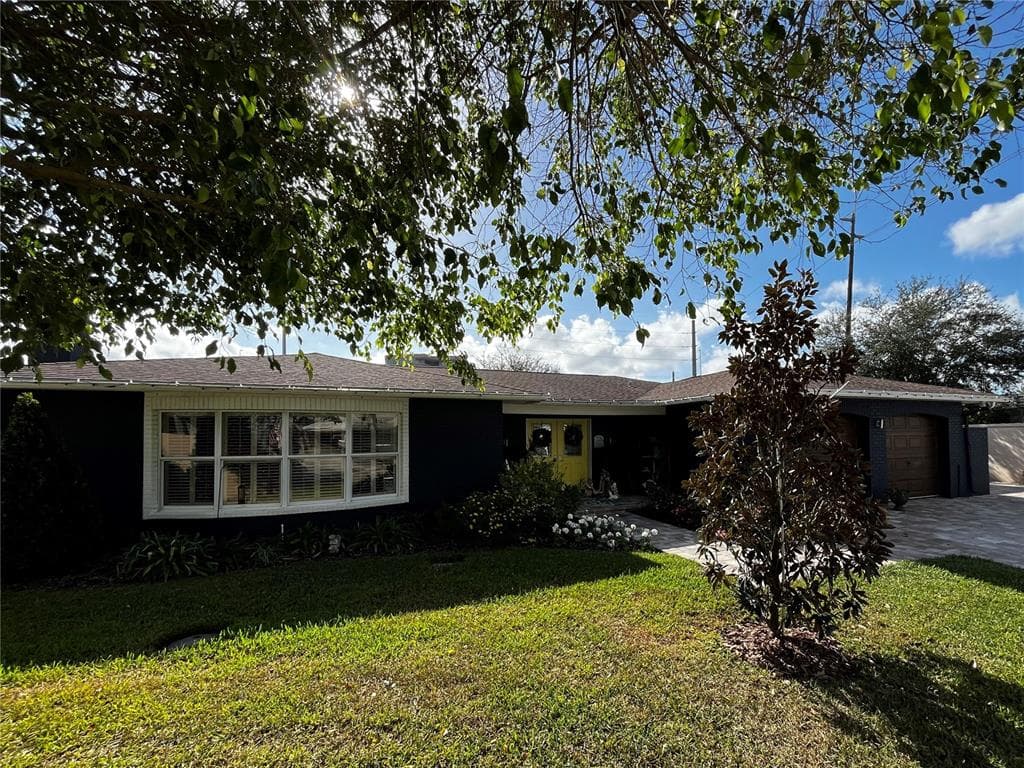 3901 DORAL DRIVE TAMPA, FL 33634