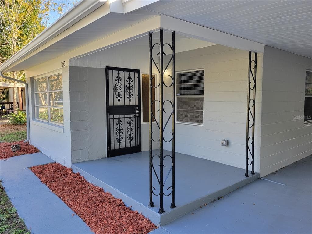 3904 W WALNUT STREET TAMPA, FL 33607